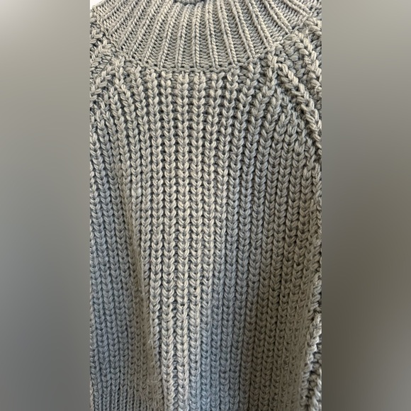 Olive knit mock neck sweater ๐๐ - Picture 3 of 5